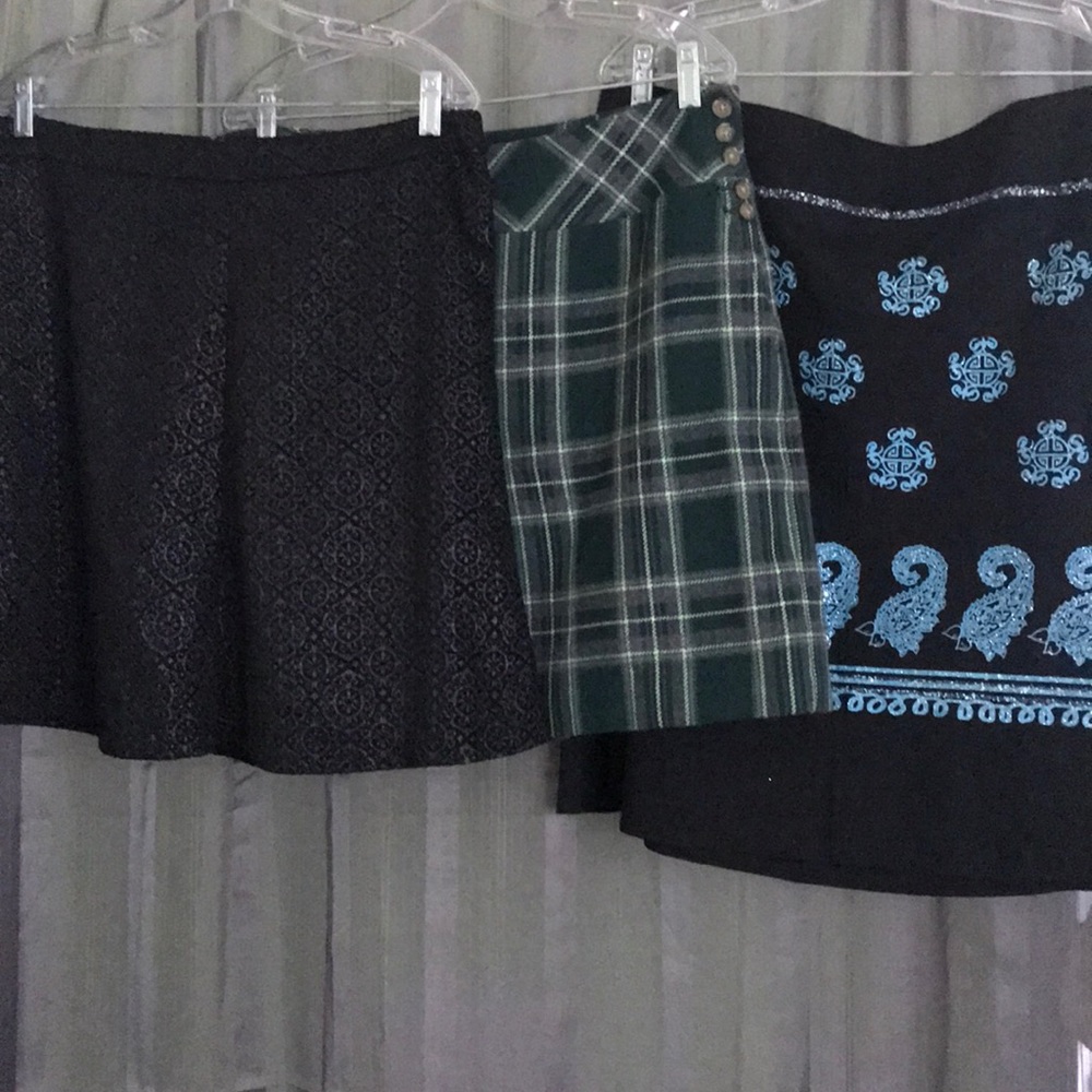 3 Skirts above knee / Size L
